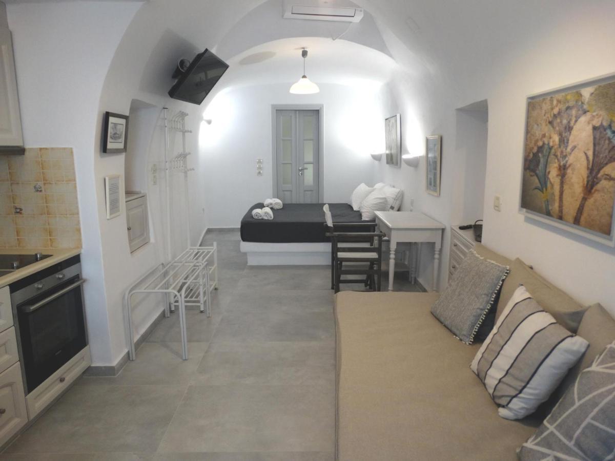 Yposkafo Suites - Studio - Santorini Fira  Esterno foto
