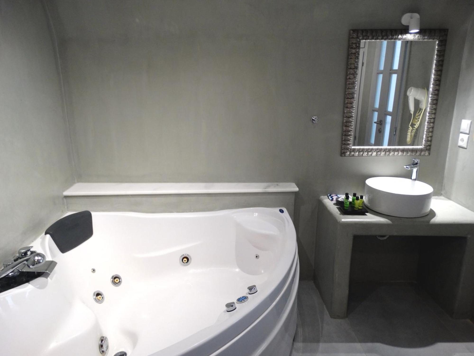 Yposkafo Suites - Studio - Santorini Fira  Esterno foto