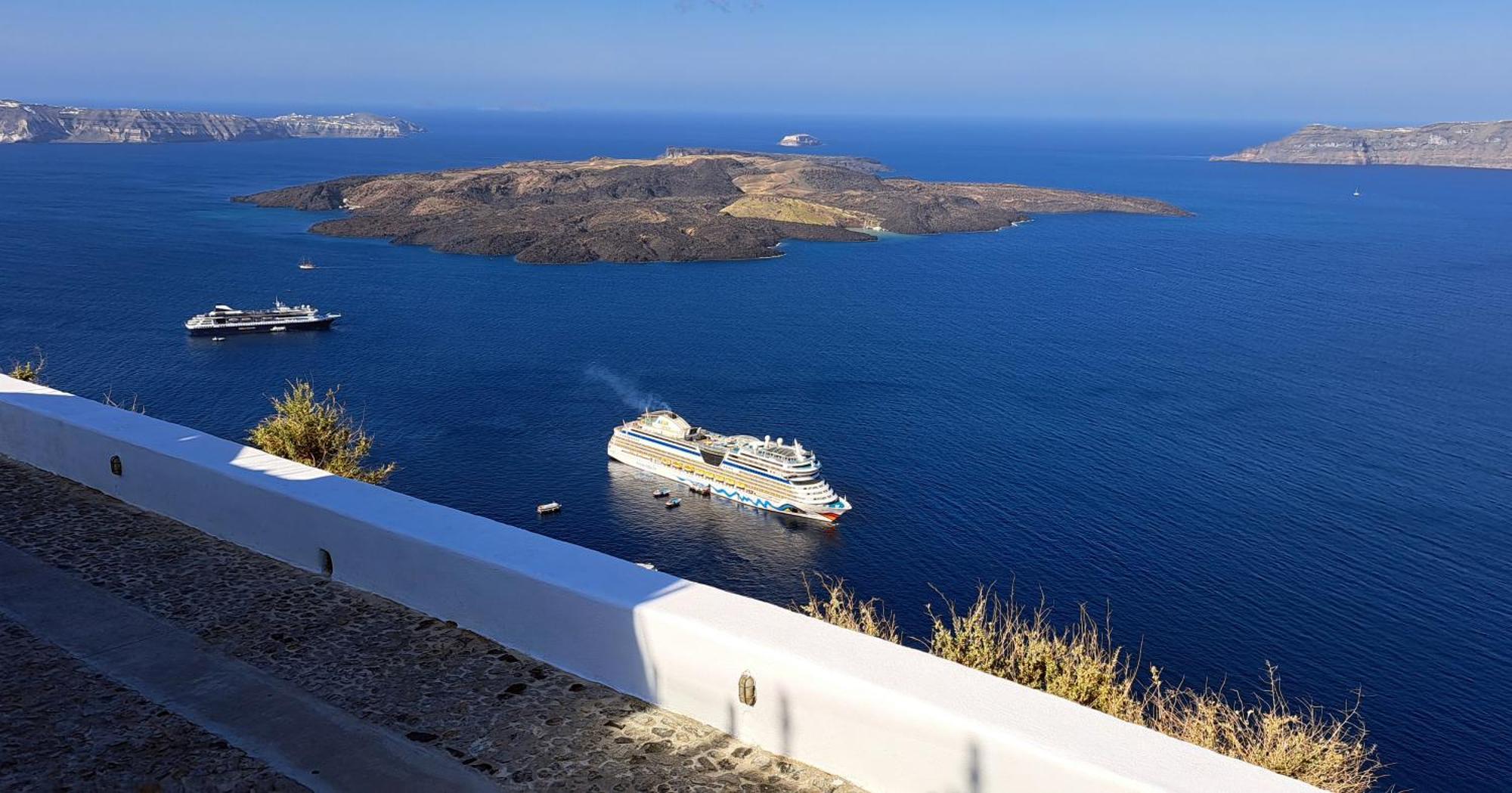 Yposkafo Suites - Studio - Santorini Fira  Esterno foto