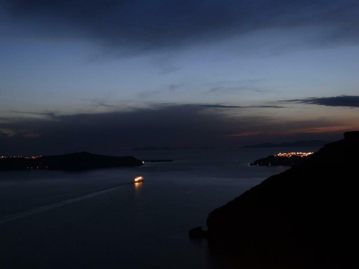 Yposkafo Suites - Studio - Santorini Fira  Esterno foto